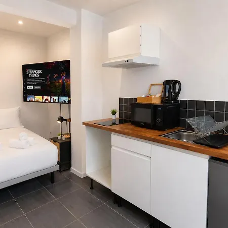 1 - Confort - Face Tram - Hypercentre - Sdrent Apartment *